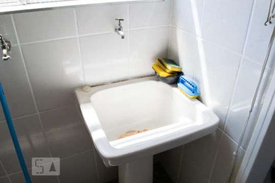 ÁREA SERVIÇO de apartamento para alugar com 3 quartos, 133m² em Vila Ester, São Paulo