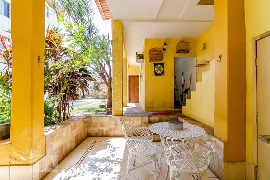 Área de casa à venda com 8 quartos, 458m² em Sagrada Família, Belo Horizonte