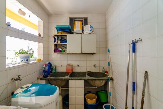 Área de Serviço de casa à venda com 8 quartos, 458m² em Sagrada Família, Belo Horizonte