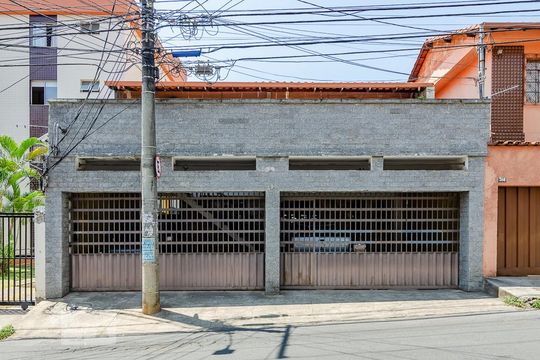 Fachada de casa à venda com 8 quartos, 458m² em Sagrada Família, Belo Horizonte