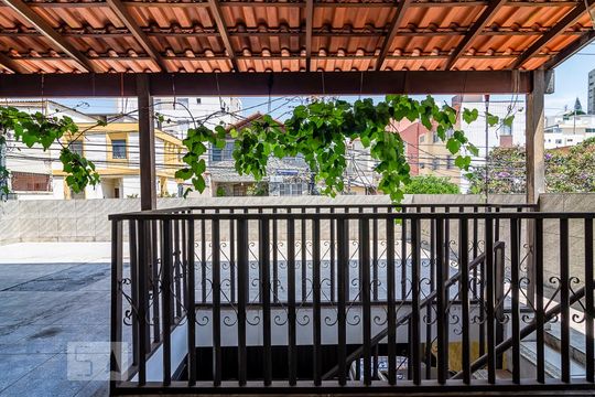 Varanda da Frente de casa à venda com 8 quartos, 458m² em Sagrada Família, Belo Horizonte
