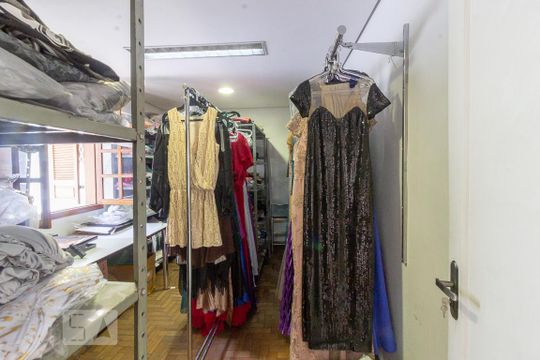 Quarto 4 de casa para alugar com 4 quartos, 290m² em Barroca, Belo Horizonte