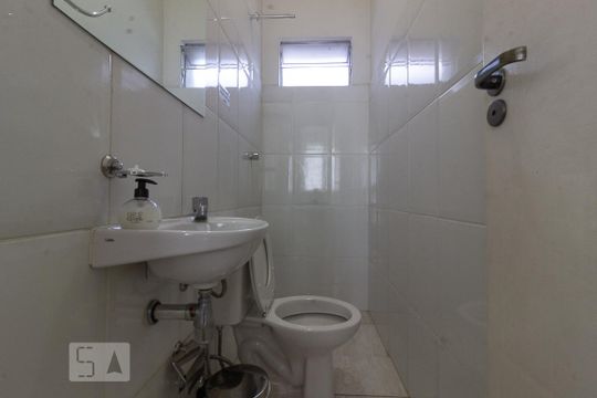 Banheiro de casa para alugar com 4 quartos, 290m² em Barroca, Belo Horizonte