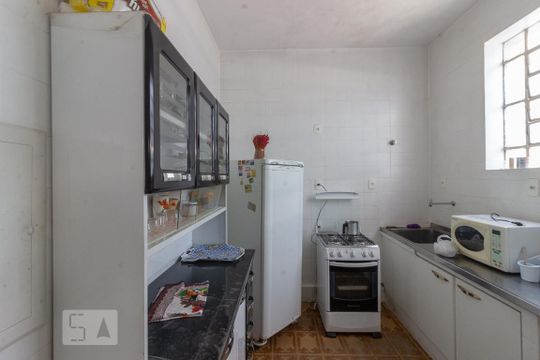 Cozinha de casa para alugar com 4 quartos, 290m² em Barroca, Belo Horizonte