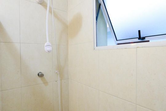 Banheiro de casa à venda com 3 quartos, 142m² em Jardim Promissão, São Paulo