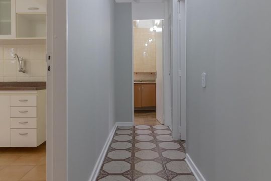 Corredor de apartamento para alugar com 2 quartos, 64m² em Jardim Santa Emília, São Paulo