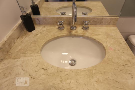 Banheiro de kitnet/studio para alugar com 1 quarto, 35m² em Campos Elíseos, São Paulo