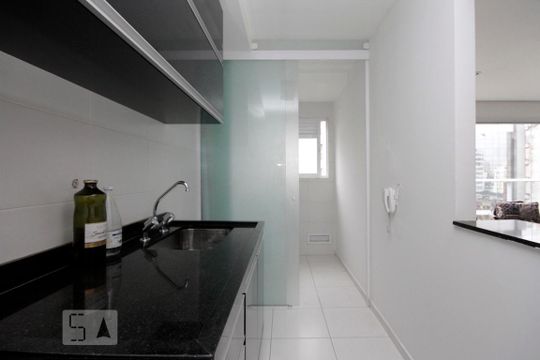 Cozinha de apartamento para alugar com 1 quarto, 57m² em Bela Vista, São Paulo