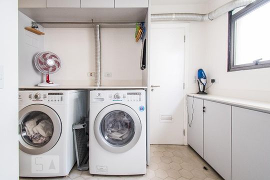 Área de Serviço de apartamento à venda com 3 quartos, 248m² em Chácara Klabin, São Paulo