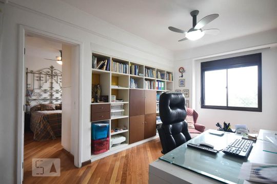 Escritório de apartamento à venda com 2 quartos, 195m² em Chácara Itaim, São Paulo