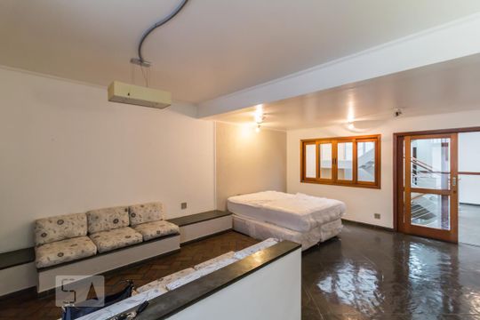 Casa à venda com 4 quartos, 240m² em Vila Anglo Brasileira, São Paulo