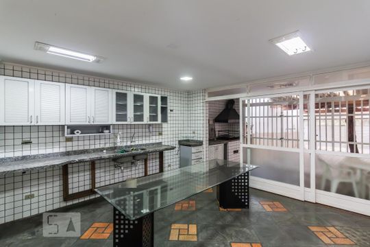 Cozinha de casa à venda com 4 quartos, 240m² em Vila Anglo Brasileira, São Paulo