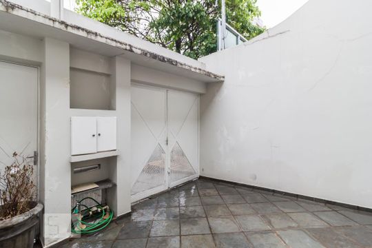 Garagem 1 de casa à venda com 4 quartos, 240m² em Vila Anglo Brasileira, São Paulo