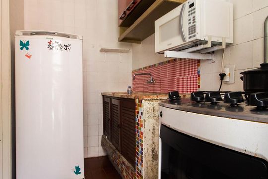 Cozinha de apartamento à venda com 1 quarto, 40m² em Santa Tereza, Porto Alegre