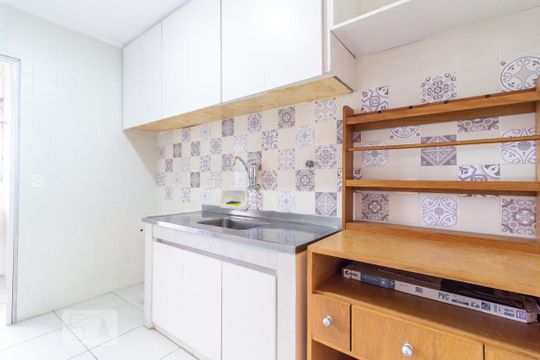 Cozinha de apartamento para alugar com 2 quartos, 51m² em Chácara Santo Antônio , São Paulo