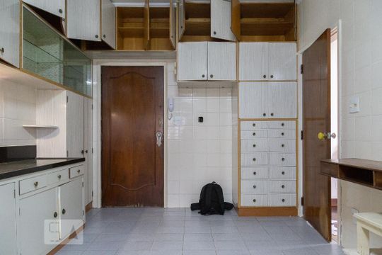 Cozinha de apartamento à venda com 2 quartos, 140m² em Vila Mariana, São Paulo