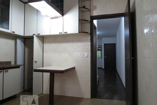 Cozinha de casa para alugar com 2 quartos, 90m² em Jardim Ester, São Paulo