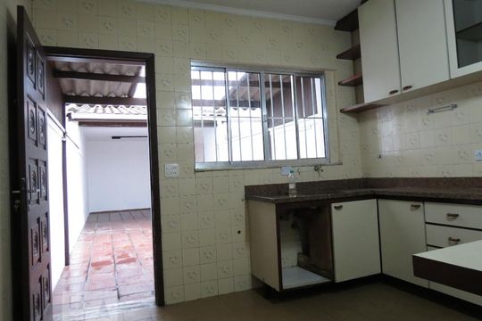 Cozinha de casa para alugar com 2 quartos, 90m² em Jardim Ester, São Paulo