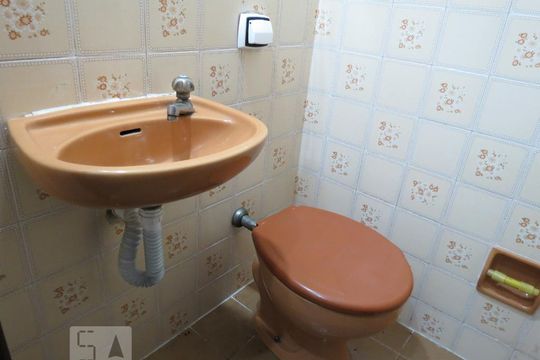 Lavabo de casa para alugar com 2 quartos, 90m² em Jardim Ester, São Paulo