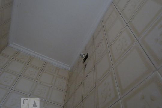 Banheiro de casa para alugar com 2 quartos, 90m² em Jardim Ester, São Paulo