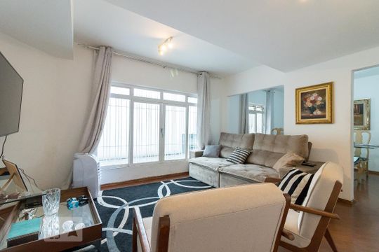 Casa para alugar com 3 quartos, 232m² em Jardim Gumercindo, Guarulhos