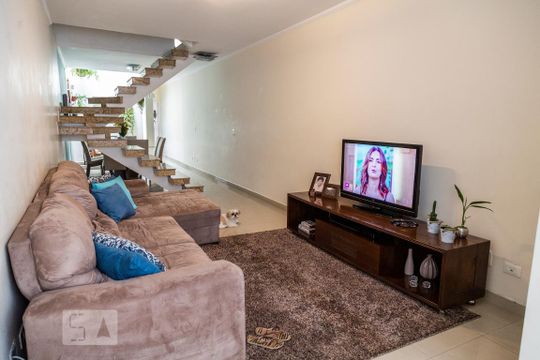 Casa para alugar com 3 quartos, 217m² em Vila Nova Savoia, São Paulo