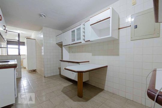 Cozinha de apartamento à venda com 3 quartos, 140m² em Vila Isabel., Rio de Janeiro