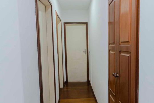 Corredor de apartamento à venda com 3 quartos, 140m² em Vila Isabel., Rio de Janeiro