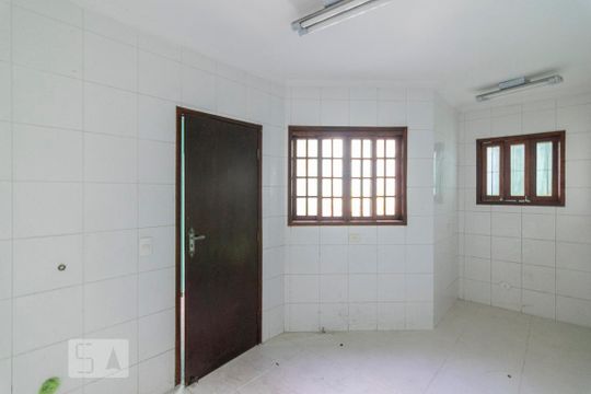 Área de Serviço de casa para alugar com 4 quartos, 220m² em Jardim das Maravilhas, Santo André