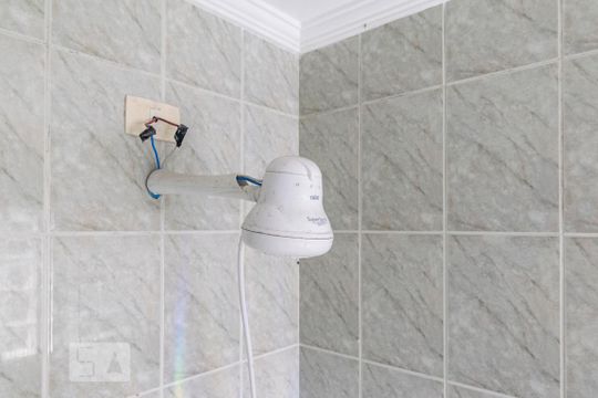 Chuveiro de casa para alugar com 4 quartos, 220m² em Jardim das Maravilhas, Santo André