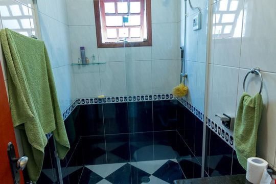 Banheiro social 1 de casa à venda com 3 quartos, 159m² em Jardim Zaira, Guarulhos