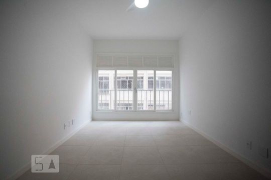 Sala de apartamento para alugar com 2 quartos, 80m² em Ingá, Niterói