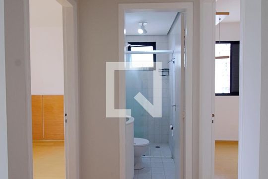 Hall dos Quartos de apartamento para alugar com 2 quartos, 50m² em Vila Andrade, São Paulo