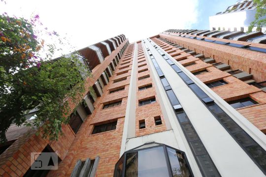 fachada de apartamento para alugar com 3 quartos, 250m² em Vila Suzana, São Paulo