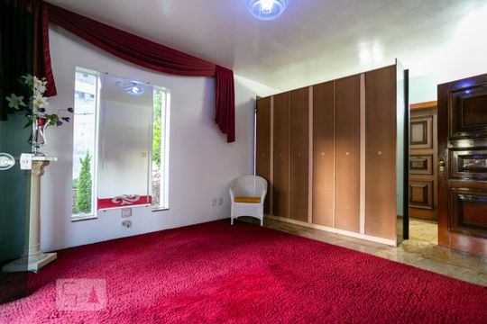Suíte de casa para alugar com 4 quartos, 320m² em Freguesia do Ó, São Paulo