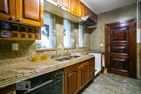 Cozinha de casa para alugar com 4 quartos, 320m² em Freguesia do Ó, São Paulo