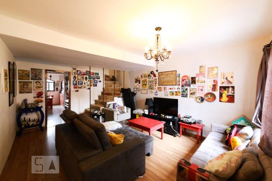 Casa à venda com 2 quartos, 130m² em Jardim Aeroporto, São Paulo