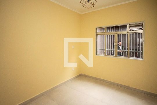 Quarto de casa à venda com 4 quartos, 270m² em Vila Ema, São Paulo