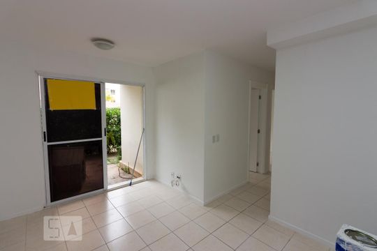 Sala de apartamento à venda com 3 quartos, 75m² em Jacarepaguá, Rio de Janeiro