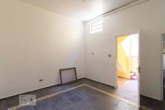 Comodo piso inferior de casa à venda com 2 quartos, 100m² em Vila Ester (zona Norte), São Paulo