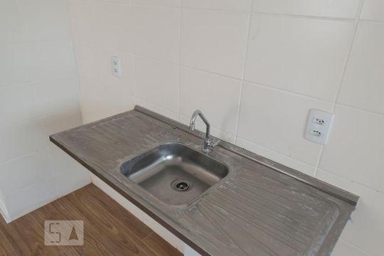 Cozinha (Pia) de apartamento para alugar com 2 quartos, 41m² em Cambuci, São Paulo