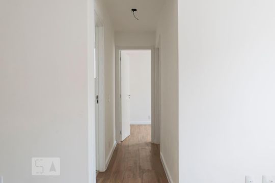 Corredor de apartamento para alugar com 2 quartos, 41m² em Cambuci, São Paulo