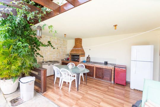 Churrasqueira de casa à venda com 4 quartos, 500m² em Badu, Niterói