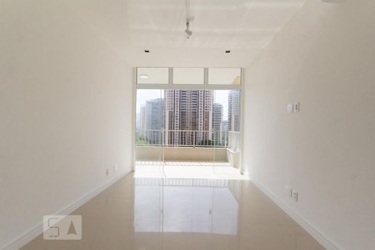 Sala de apartamento à venda com 1 quarto, 70m² em Barra da Tijuca, Rio de Janeiro