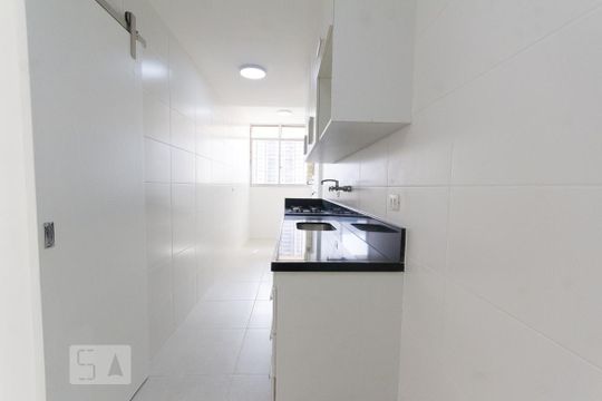 Cozinha de apartamento à venda com 1 quarto, 70m² em Barra da Tijuca, Rio de Janeiro