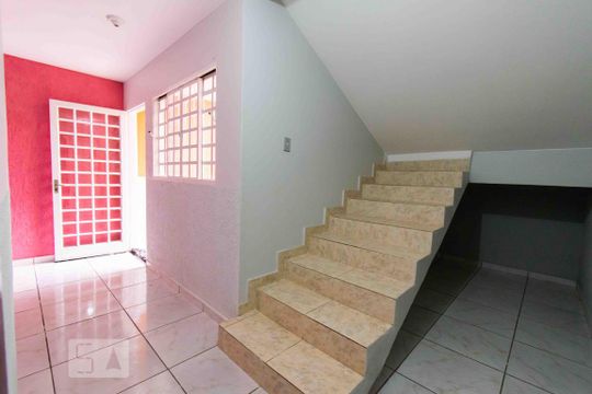 Sala de casa para alugar com 1 quarto, 35m² em Taguatinga Norte (taguatinga), Brasília