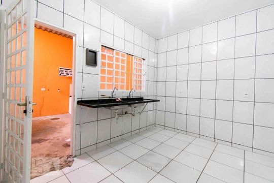 Cozinha de casa para alugar com 1 quarto, 35m² em Taguatinga Norte (taguatinga), Brasília
