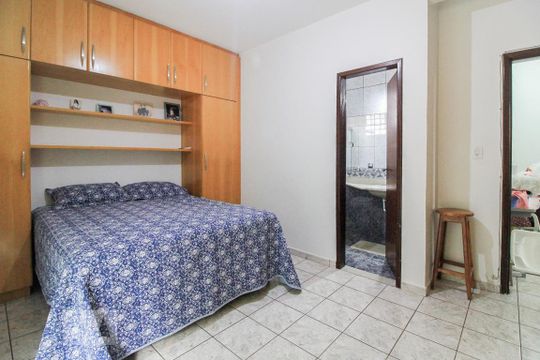 Suíte 2 de casa à venda com 4 quartos, 240m² em St. Leste Universitário, Goiânia