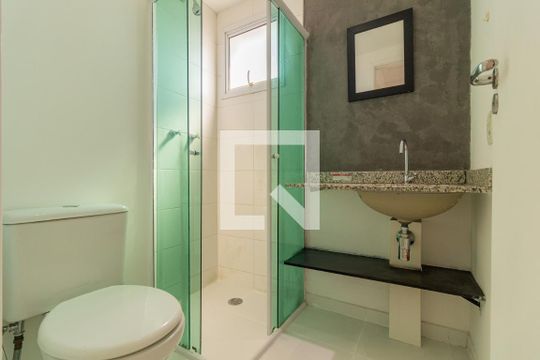 Banheiro da Suíte  de apartamento para alugar com 3 quartos, 70m² em Vila Suzana, São Paulo