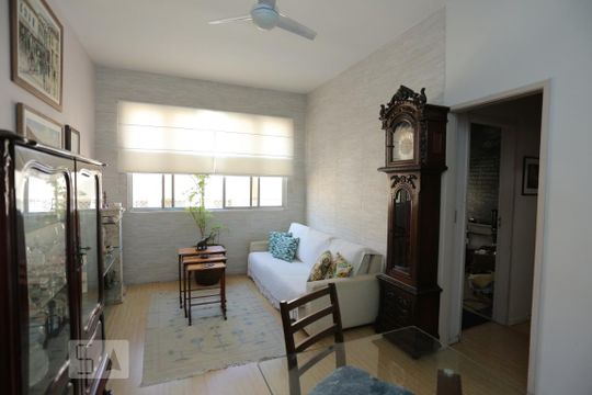 Sala de apartamento à venda com 2 quartos, 73m² em Copacabana, Rio de Janeiro